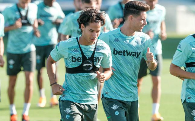 Lainez, un valor activo en el mercado pese a su 'ostracismo' en el Betis