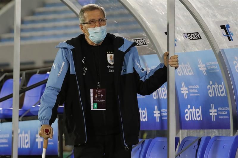 Tabárez respeta las quejas de Chile sobre el arbitraje ante Uruguay