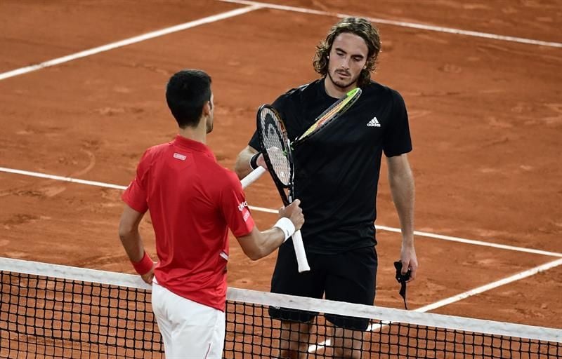 Djokovic sufre para acudir a la cita con Nadal en la final de Roland Garros