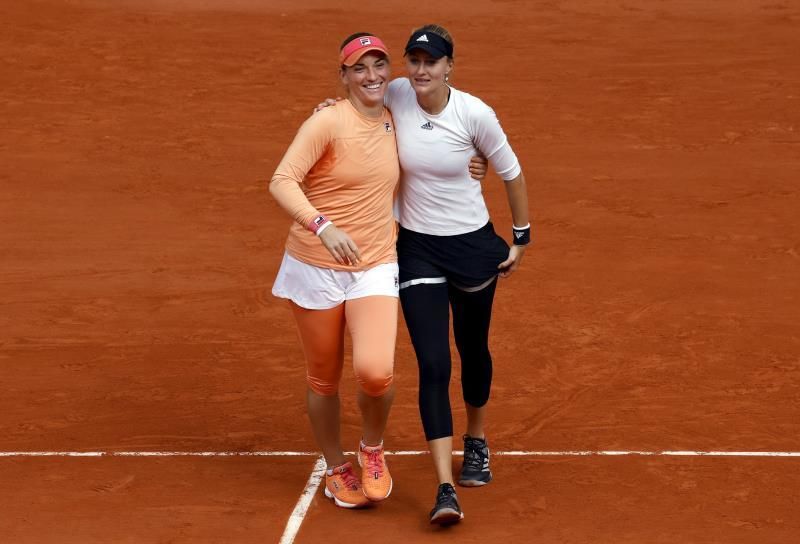 Babos y Mladenovic renuevan su reinado en París