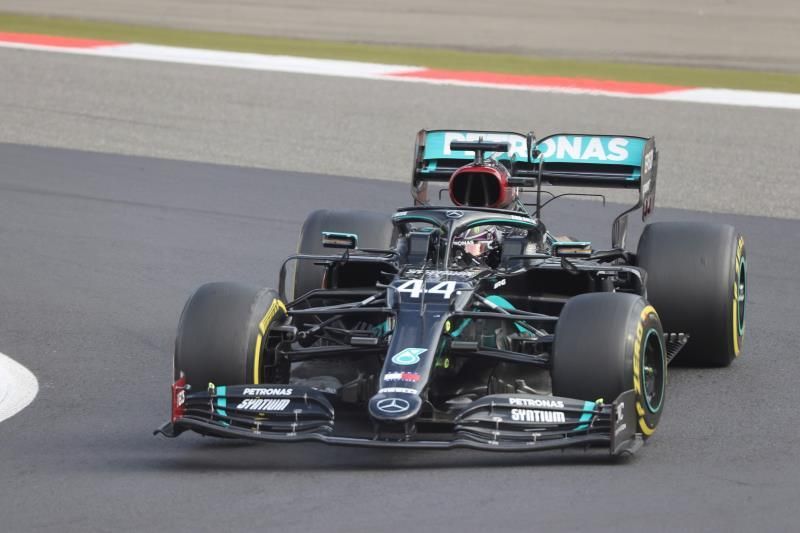 Hamilton más líder tras igualar el récord de Schumacher en el Nürburgring