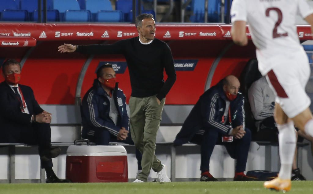 Luis Enrique se rinde a Jesús Navas