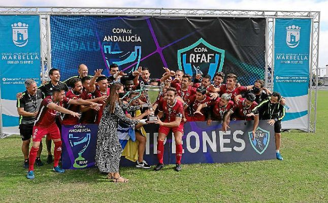 Al Tomares se le escapa la Copa de Andalucía en los penaltis