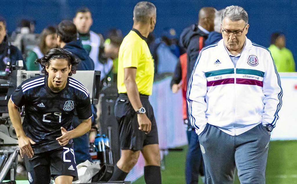 ¿Debe Lainez abandonar el Betis? La respuesta del Tata Martino