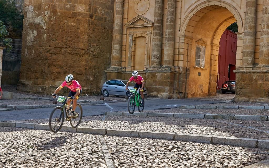 Carmona saca adelante su I Vuelta BTT, con triunfo jienense