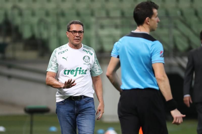 Palmeiras destituye al técnico Vanderlei Luxemburgo por los malos resultados