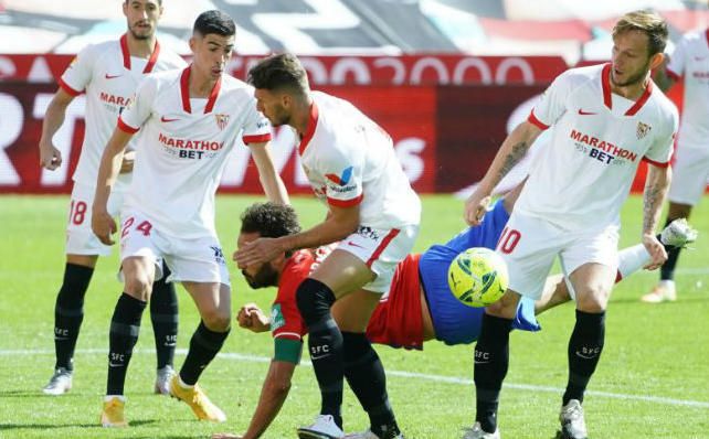 Sergi Gómez: "Se nos ha complicado el partido con la expulsión"