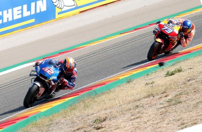 Rins logra su primer triunfo, Mir el liderato y Márquez el segundo podio
