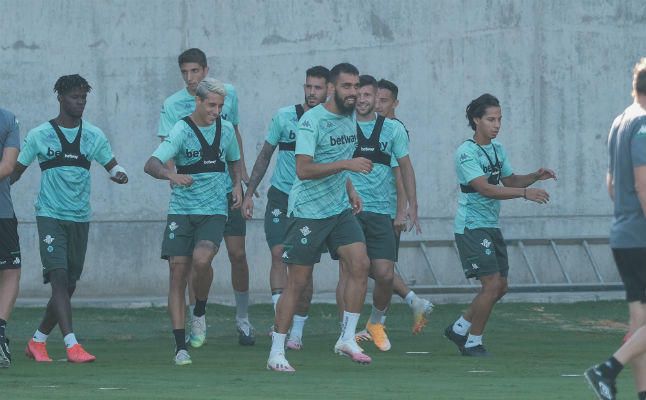 El Betis (y el líder), únicos equipos de Primera en compartir la sequía de sus delanteros