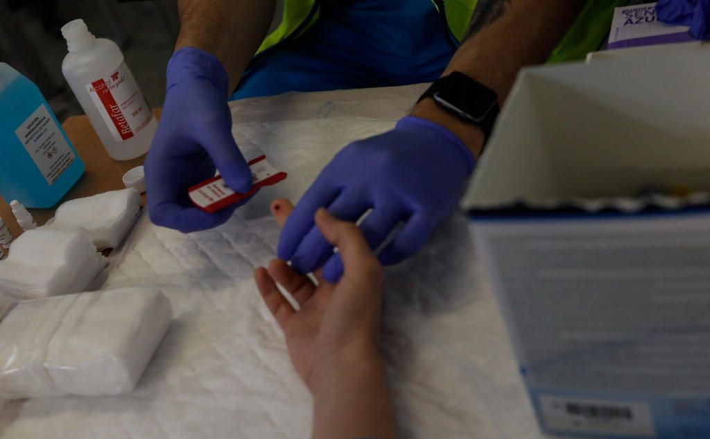 Andalucía suma 42 fallecidos en 24 horas y 2.412 positivos