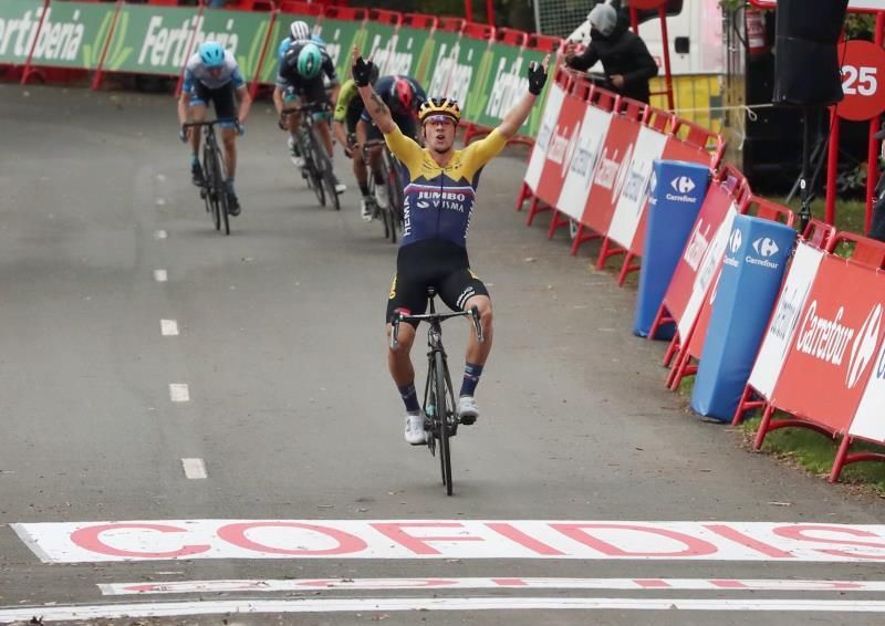 El sevillano Juanpe López, bien posicionado en la Vuelta a 2'32'' de Roglic