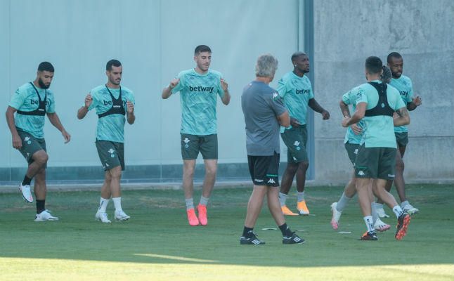 Montoya aplaza de nuevo el posible debut de un Fran Delgado con registros de Primera