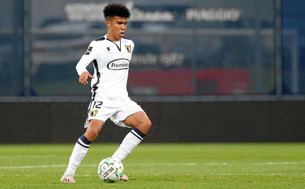 Monchi mira al jugador "referencia" del Famalicao