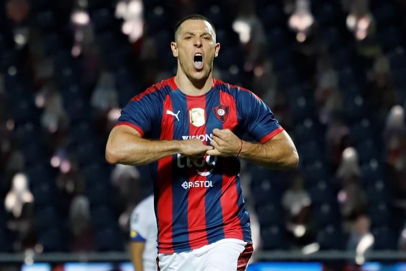 El argentino Churín firma con el Gremio por dos temporadas más otra opcional