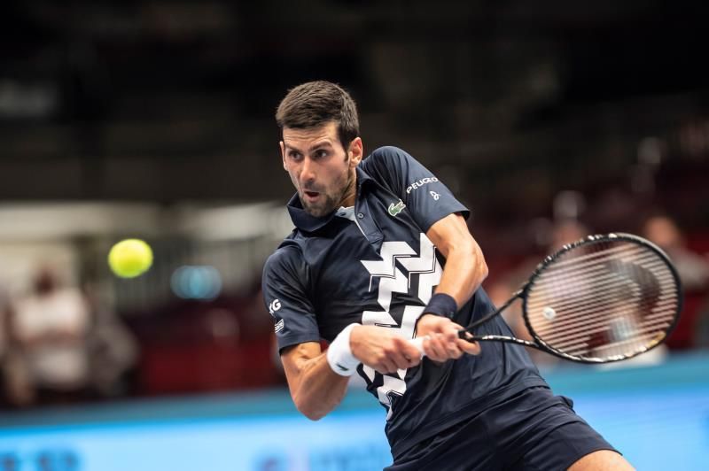 Djokovic vuelve a Viena con un apretado triunfo