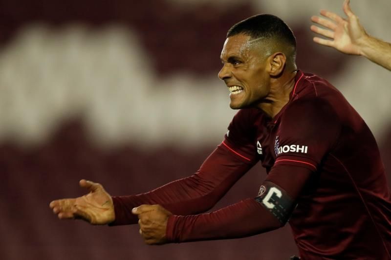 3-2. Lanús logra un agónico triunfo ante Sao Paulo en un partido vibrante