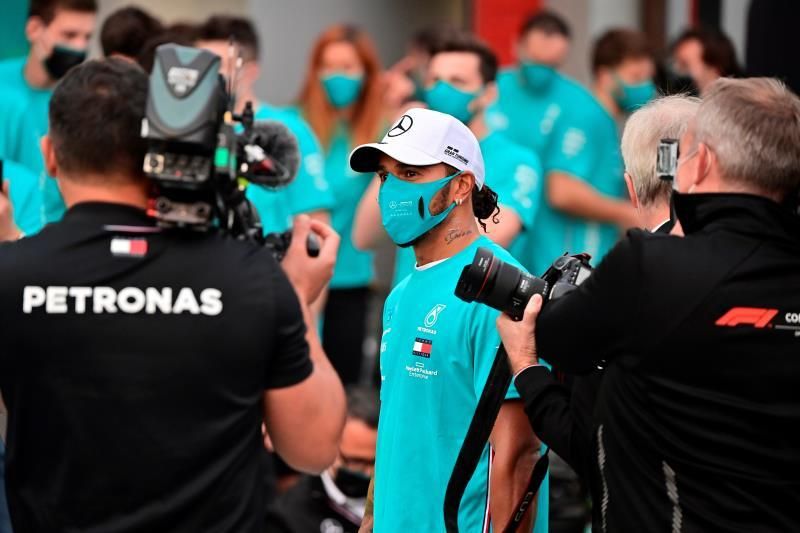 Hamilton dice que "no hay garantías" de que vaya a seguir en la F1
