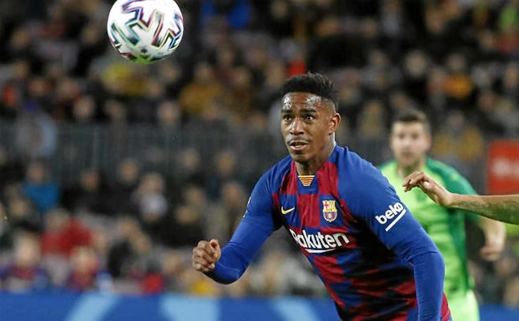 Duro palo a Junior Firpo antes de reencontrarse con el Betis