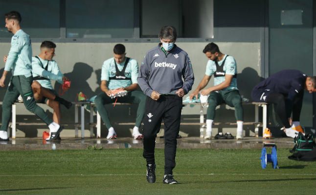 Pellegrini se 'moja' sobre Messi, el pique Joaquín-Koeman y la marcha de Guardado