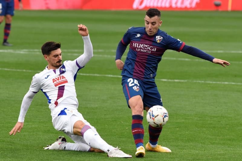 1-1: El Huesca desaprovecha sus oportunidades ante un Dmitrovic salvador