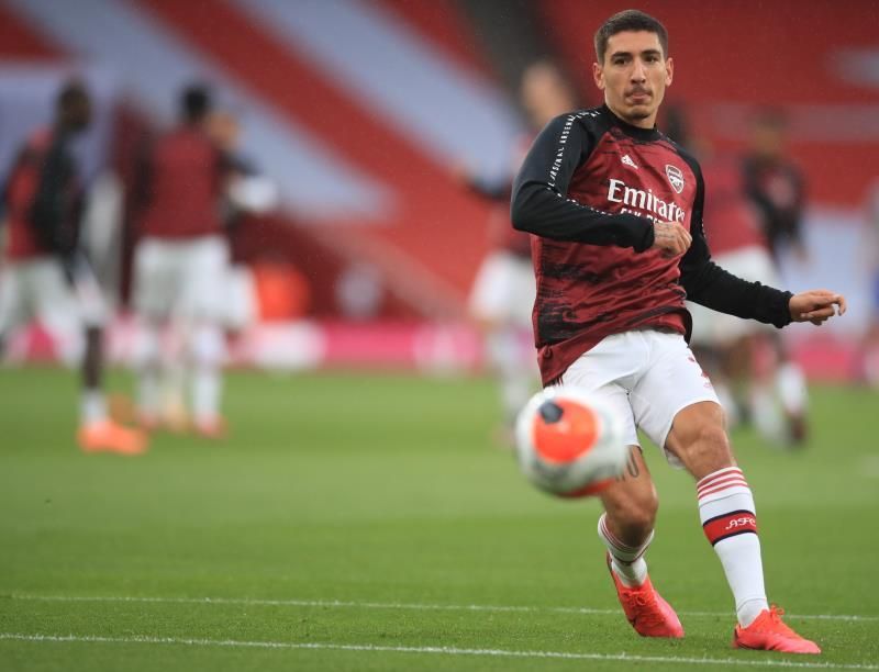 Bellerín reemplaza a Jesús Navas, lesionado