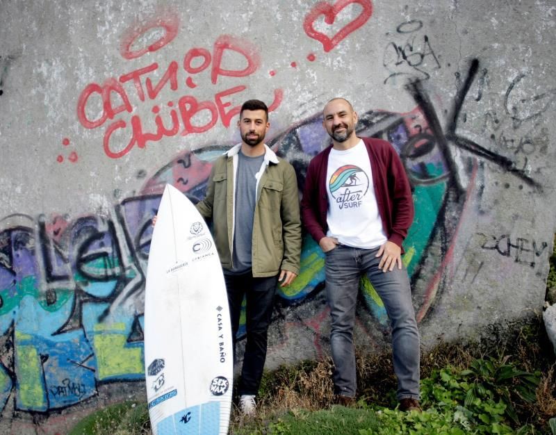 Los 'cowboys' del mar esperan domar este mes las olas gigantes de O Portiño