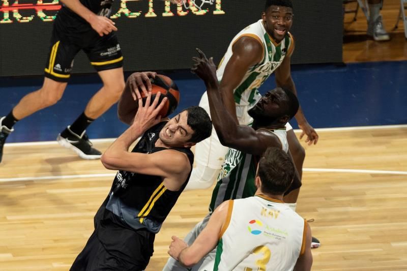Iberostar Tenerife 77-73 Real Betis: Los verdiblancos venden muy cara su derrota