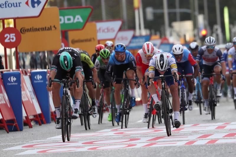 Roglic celebra en Cibeles su doblete en la Vuelta y Ackermann gana el esprint