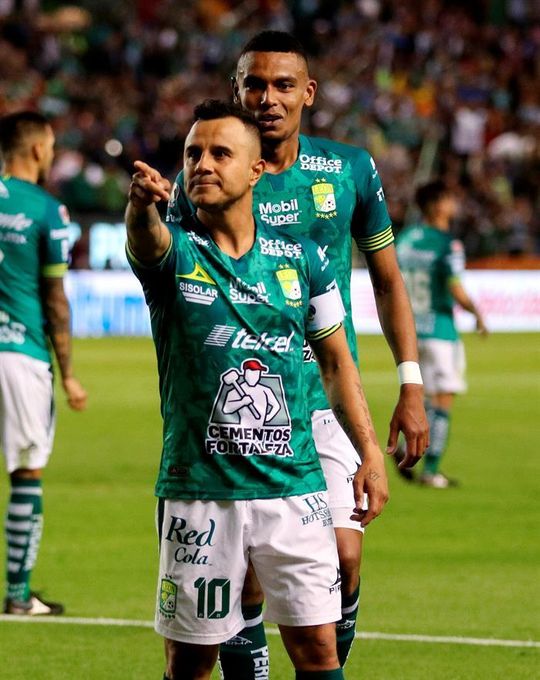 2-2. El líder León finaliza fase regular del Apertura con empate ante Toluca