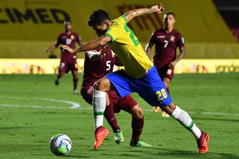 1-0. Firmino desatasca a una Brasil gris sin Neymar