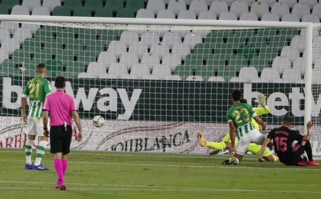 El enfado del Betis por los arbitrajes: los motivos y sus exigencias