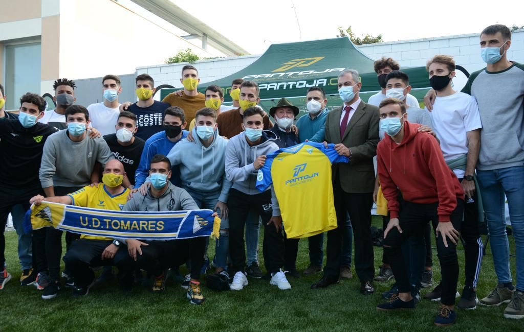 El Tomares avisa a Osasuna: "En ganas no nos va a ganar"