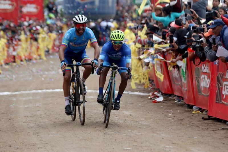 Rincón gana la sexta etapa y Camargo sigue líder de la Vuelta a Colombia