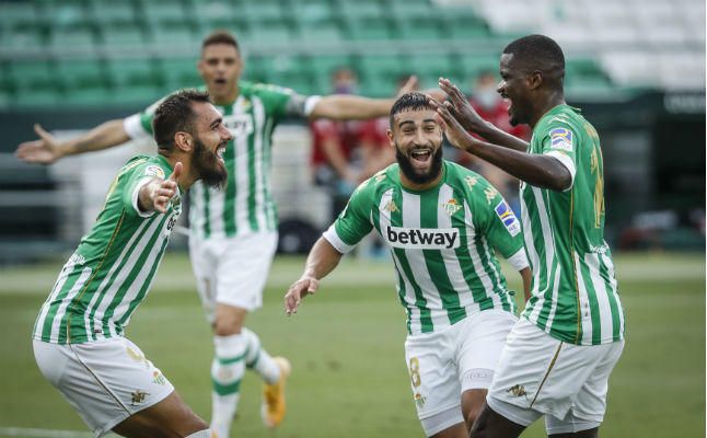 Borja Iglesias: "Que hagan goles (Sanabria y Loren), indirectamente, es bueno para mí"