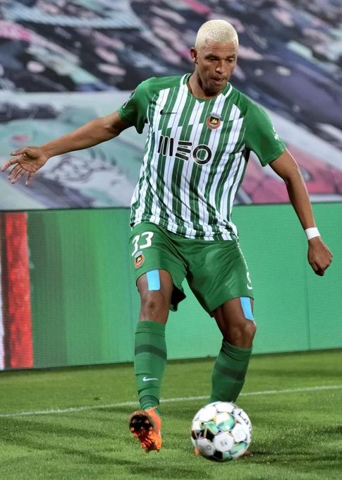 Santos, el brasileño del Rio Ave que no cambia su camiseta con el rival