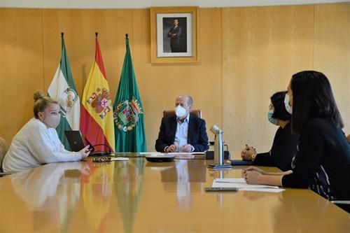 Castilleja de Guzmán plantea a la Diputación infraestructuras deportivas para la localidad