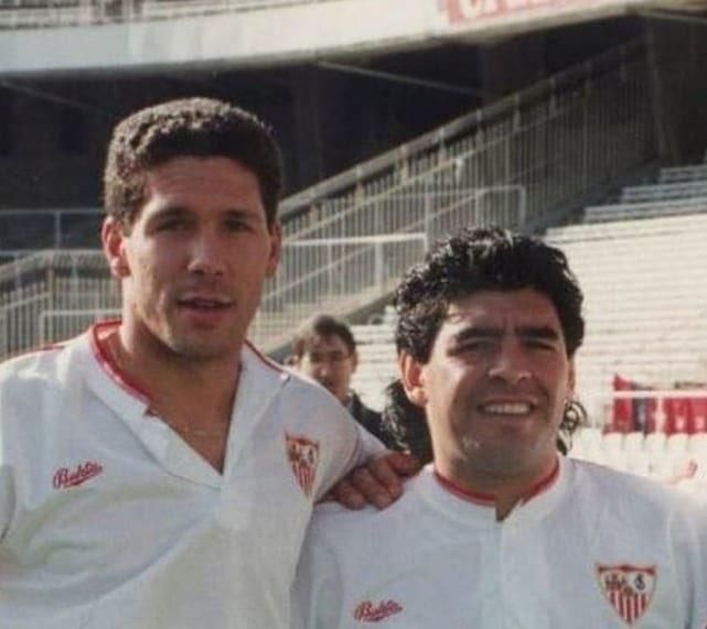 Simeone: "Maradona sabía la formación de cualquier equipo, era brillante"