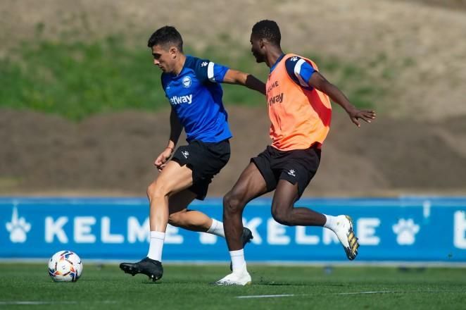 Betis y Granada, muy atentos a Abdallahi (Alavés), libre en junio