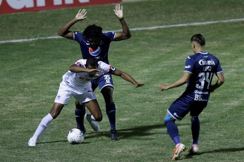 2-0. El Olimpia vence al Motagua y enfrentará en la semifinal al Alajuelense