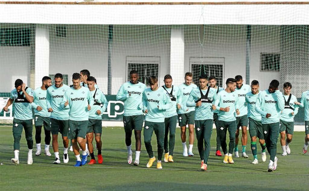 El Betis se entrena con la ausencia de Sidnei