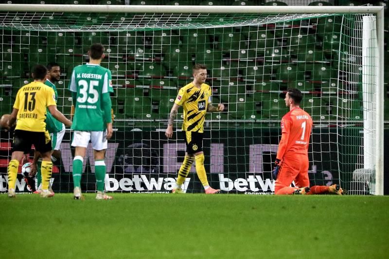 El Dortmund, rival del Sevilla, da un paso para salir de la crisis