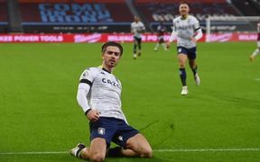 Dura sanción por conducción temeraria a Jack Grealish