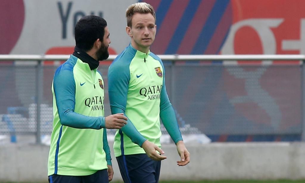 Arda Turan quiere jugar con Ivan Rakitic
