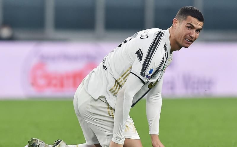 El Milan se aferra al liderato, el Inter presiona y Cristiano falla de penalti
