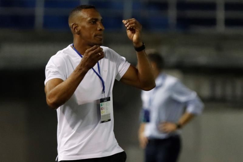 Junior ratifica a Amaranto Perea como técnico tras la eliminación ante Coquimbo