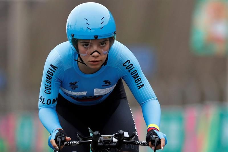 Lina Hernández gana etapa y asume el liderato del Tour Femenino de Colombia