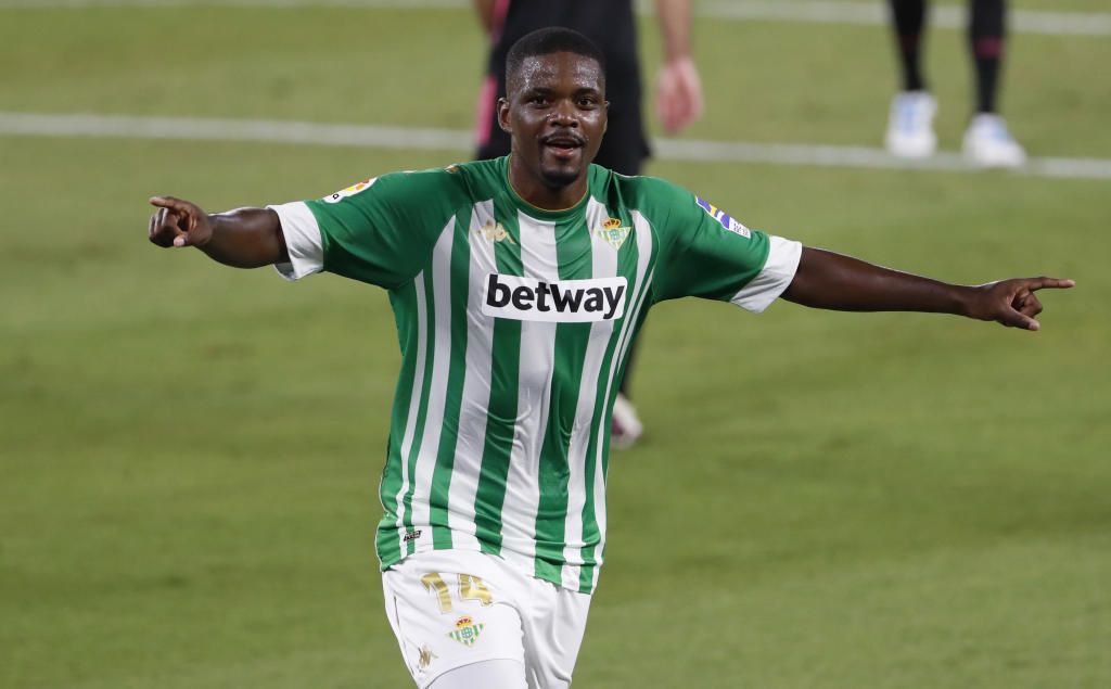 Todos los caminos del Benfica conducen a Carvalho... y el Betis se lo piensa