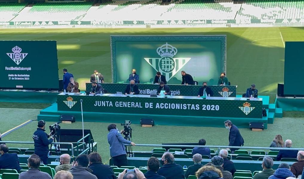 Abucheos y pitos a Antonio Cordón por decir que "a veces se quiere que el Betis pierda"