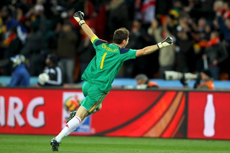 La camiseta de Casillas en Sudáfrica 2010 alcanza 1.850 ? en subasta solidaria