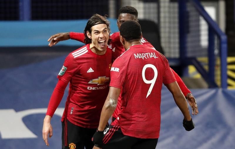 Cavani y Martial meten al United en las semifinales de la Copa de la Liga